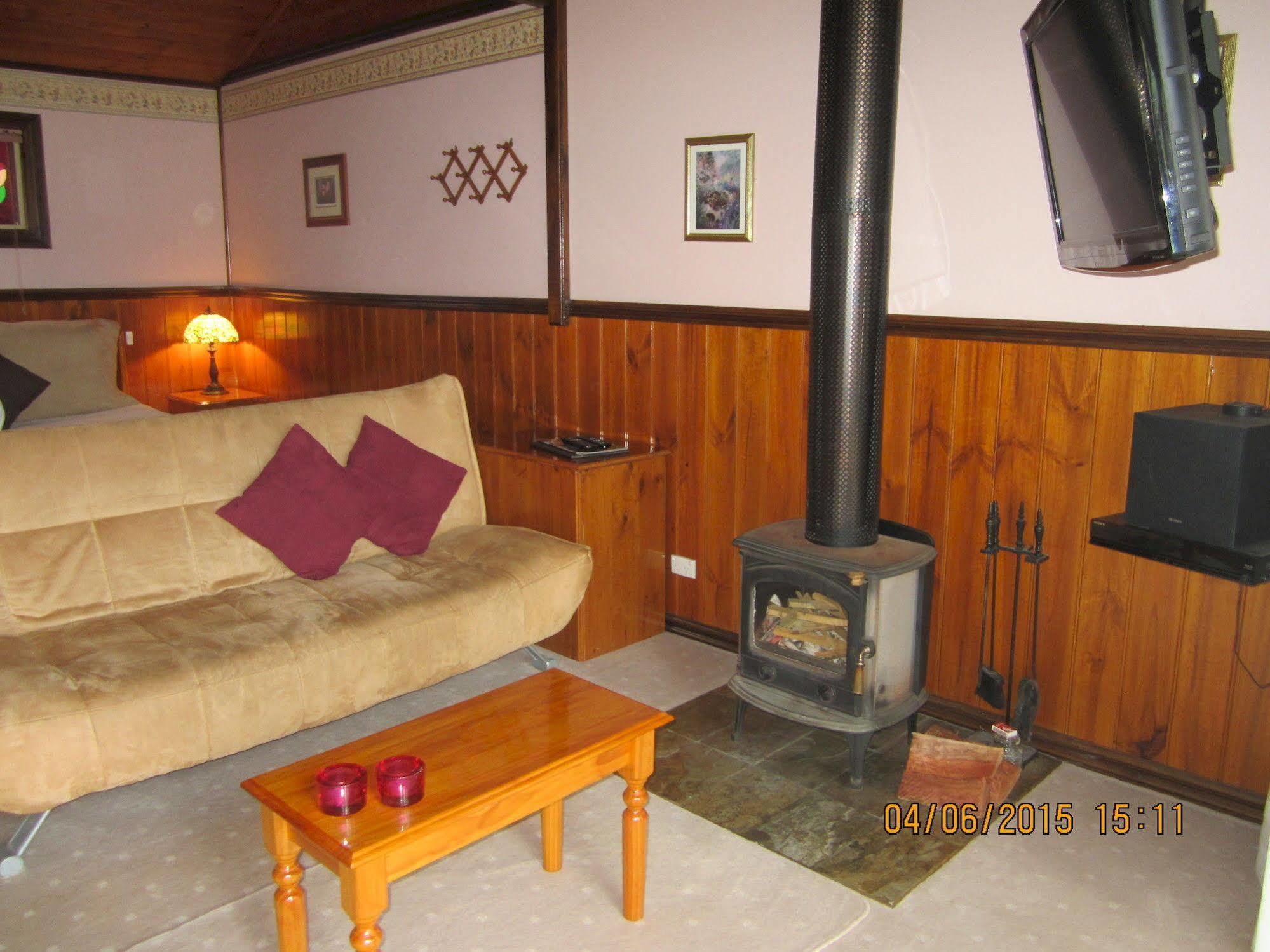 Willowlake Cottages Howqua Екстериор снимка